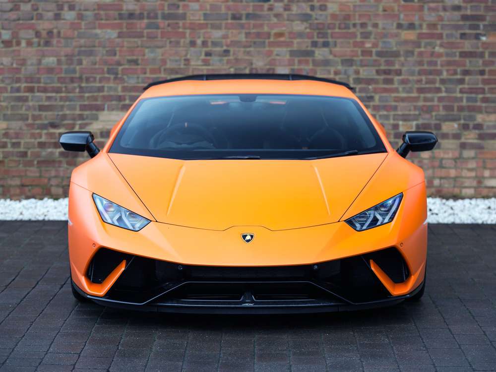 Британский турист арендовал Lamborghini и за четыре часа получил 33 штрафа