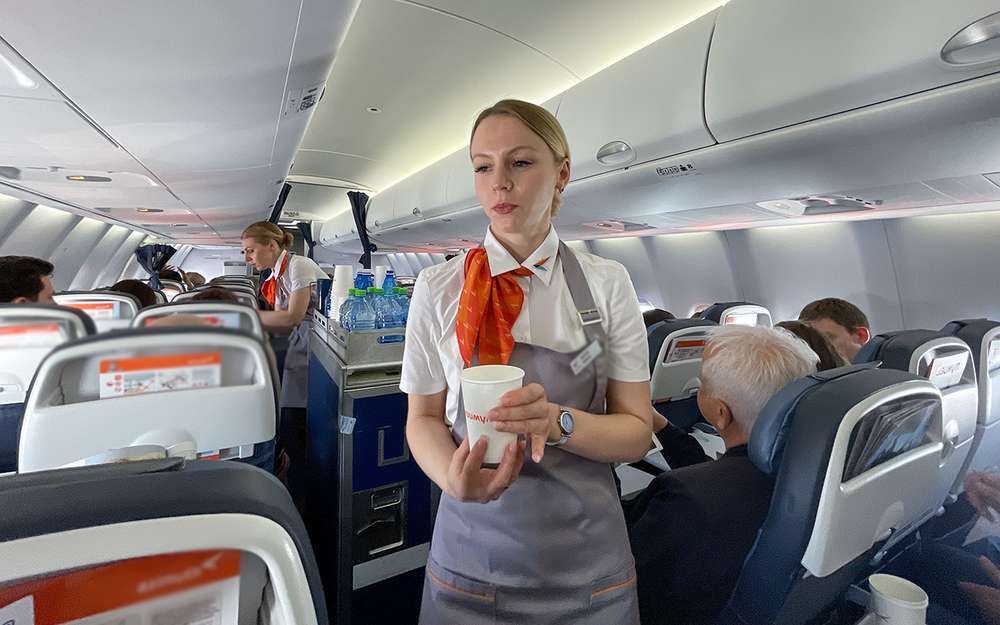 Пассажирам внутренних рейсов хотят разрешить покупать спиртное в аэропортах