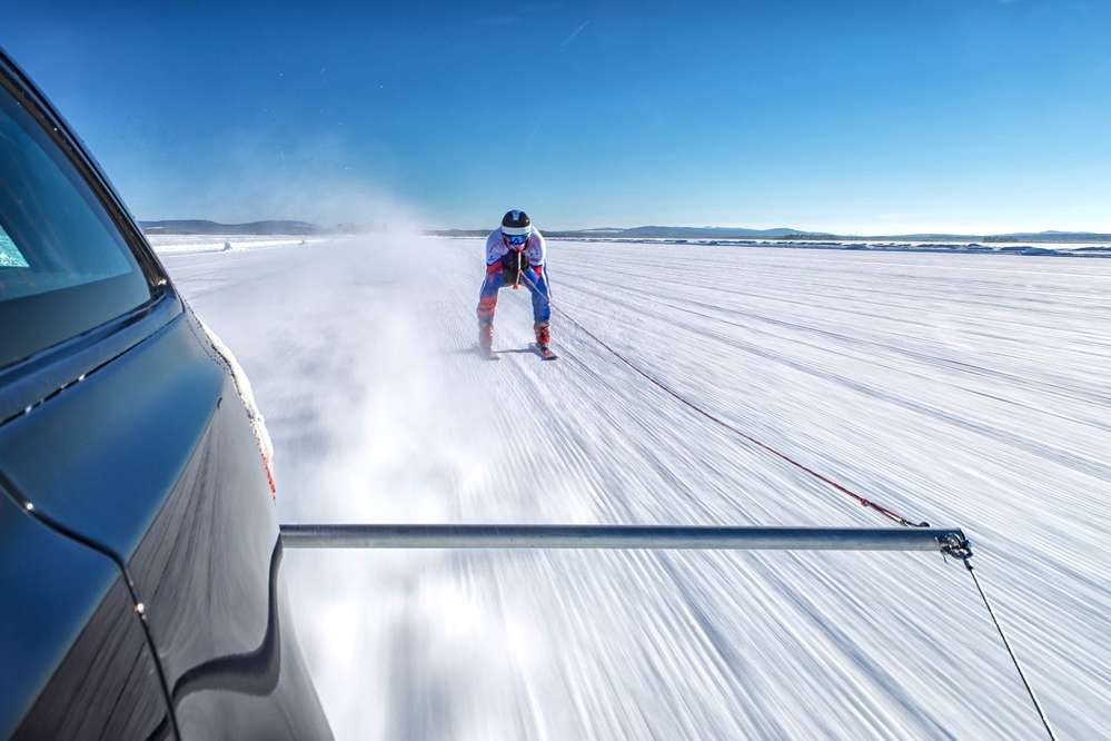 Jaguar установил мировой рекорд... по разгону лыжника