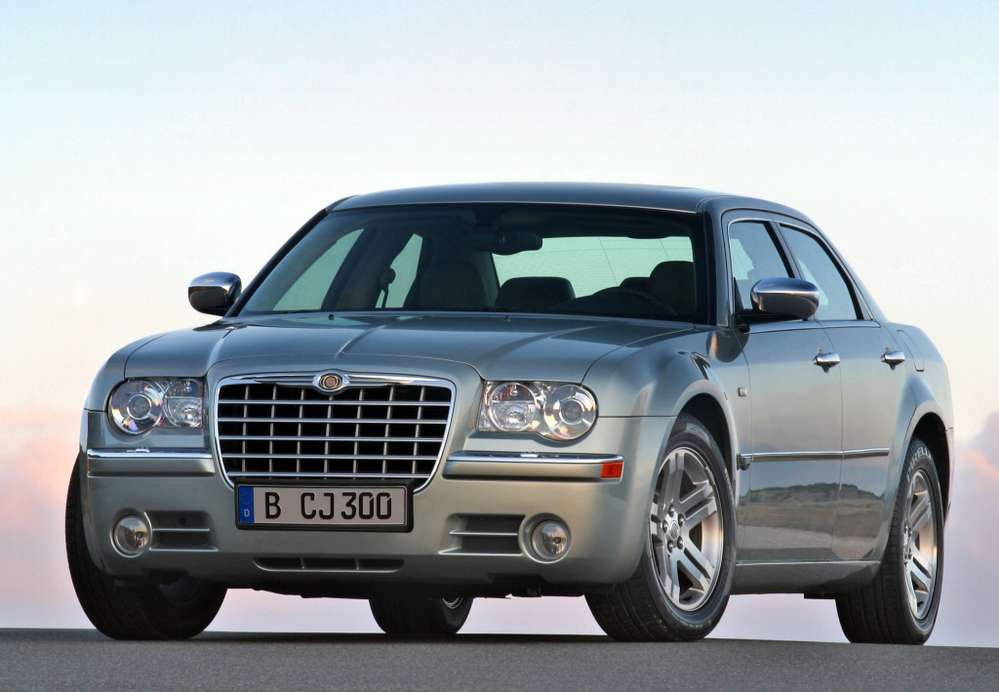 «Смертельные» эйрбэги обнаружены на российских Chrysler 300C - отзыв!