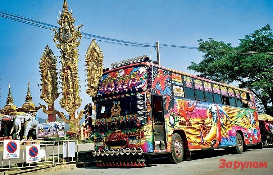 Тайский автобус - это всегда шедевр декора.
