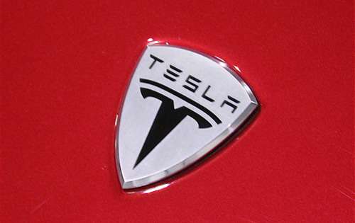 Акции Tesla включены в индекс 100 крупнейших компаний NASDAQ