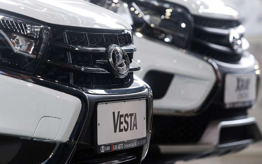 На Lada Vesta теперь устанавливают Яндекс.Авто