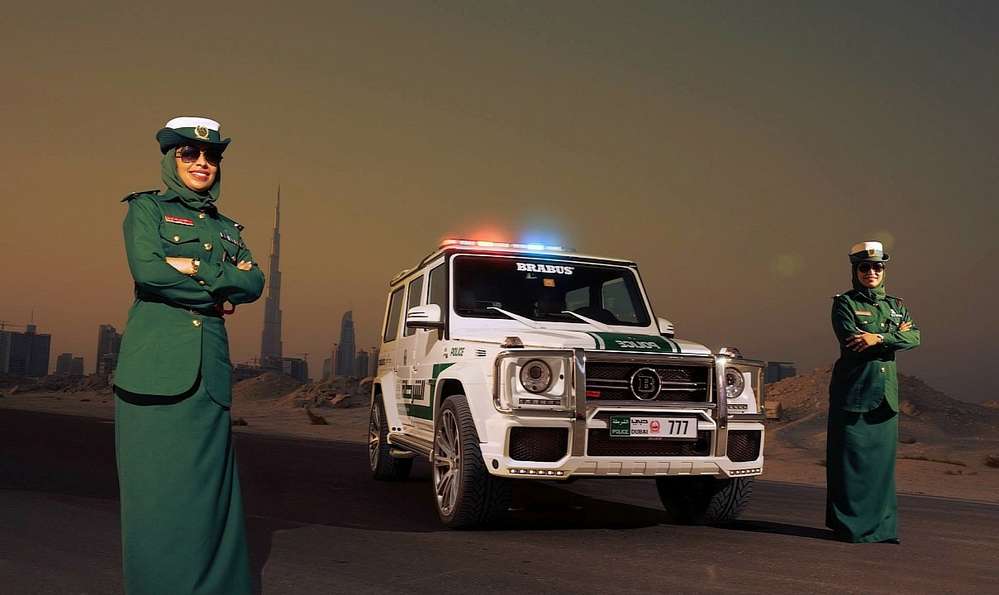 Парк полиции Дубая пополнится 700-сильным Mercedes G-класса и суперкарами