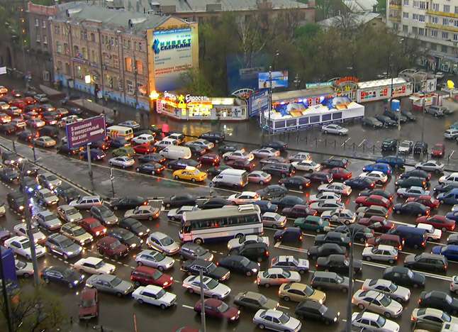 Московских водителей пустят на выделенку