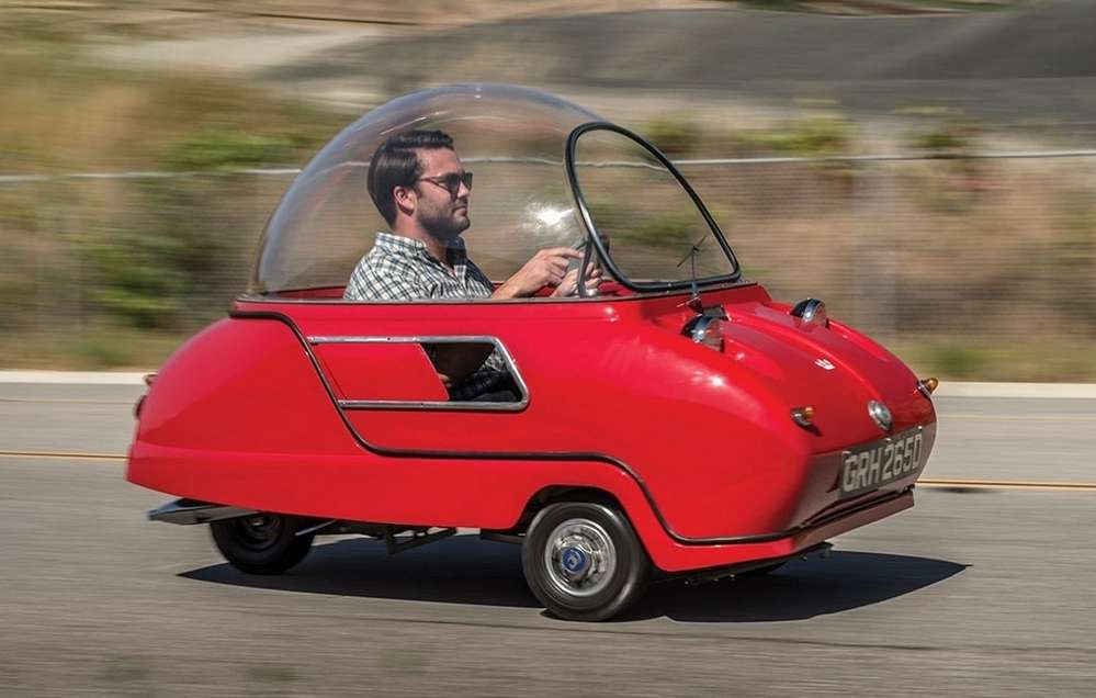 Купи «блоху»: самый маленький в мире автомобиль выставлен на продажу