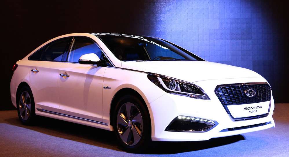 Hyundai представила новую гибридную Sonata