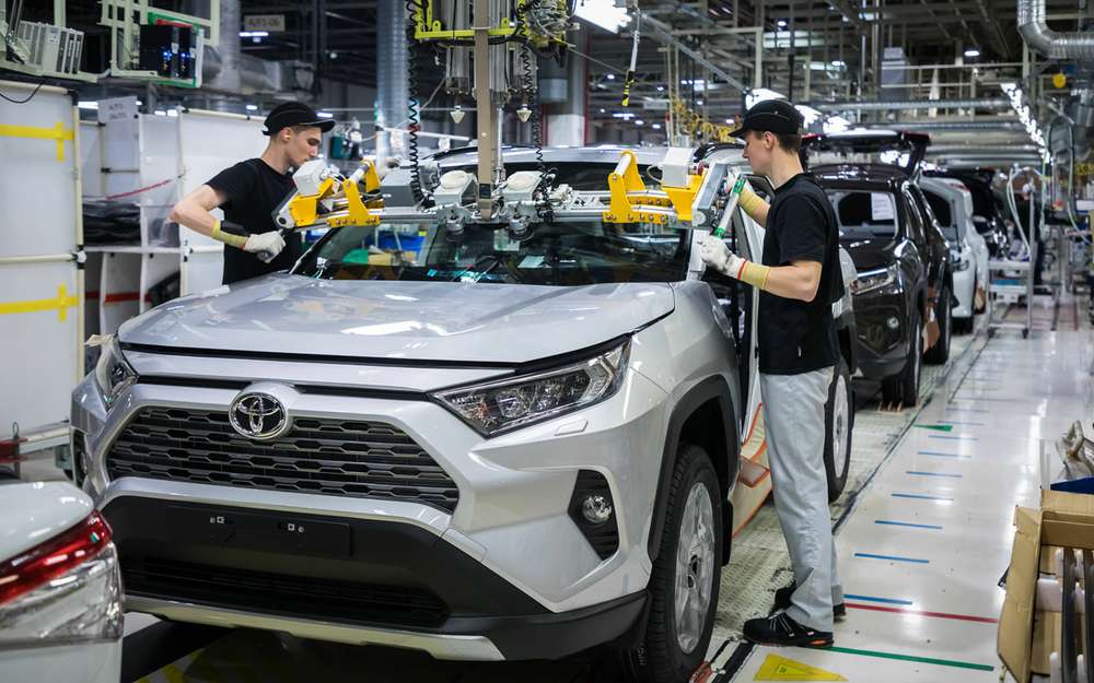 Новый Toyota RAV4 начали собирать в России