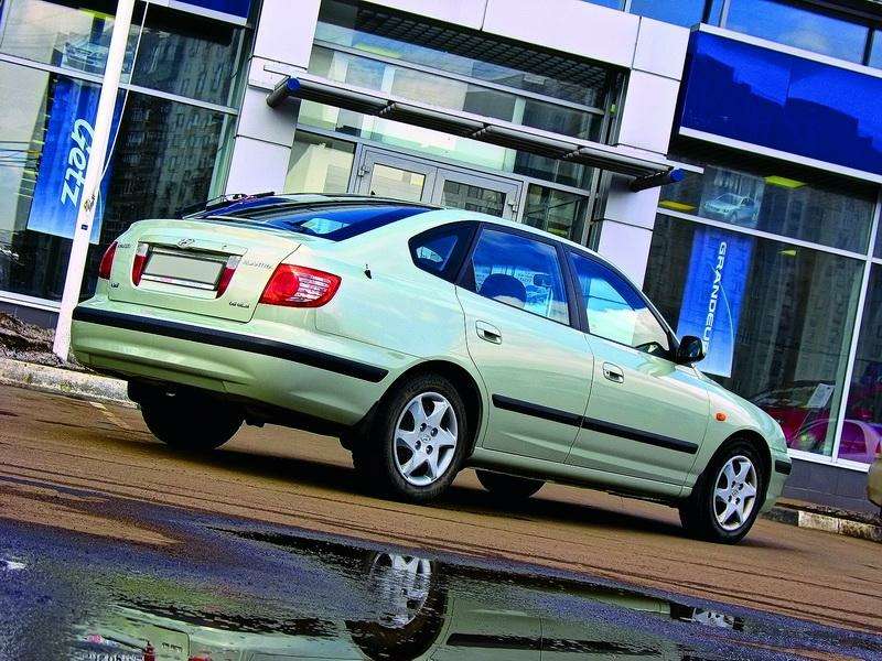 Hyundai Elantra (2000-2007, 2008-н.в.): Разумно и достаточно