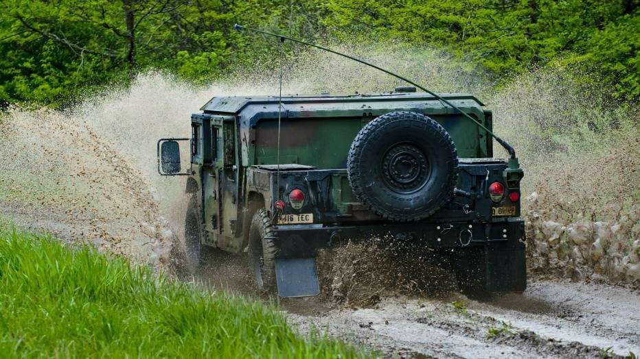 Первый аукцион вездеходов Humvee принес 744 тысячи долларов