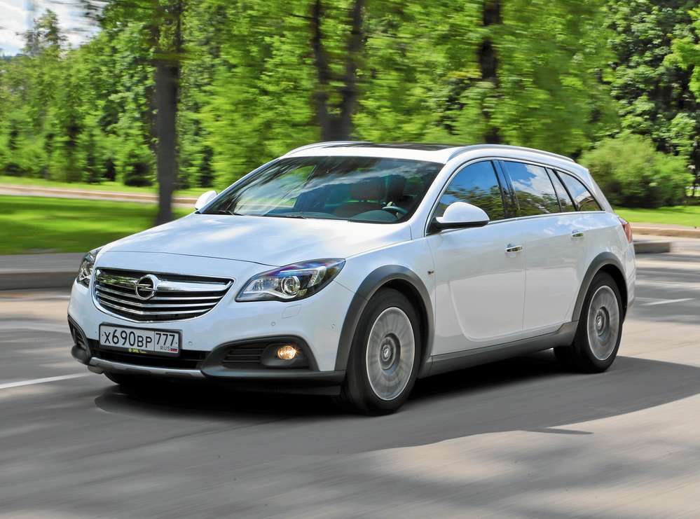 Opel Insignia Country Tourer 2.0 turbo (с опциями) - 2 226 000 руб.