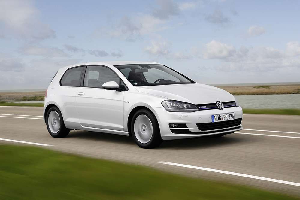 Volkswagen начал продажи автомобиля Golf с новым экономичным двигателем