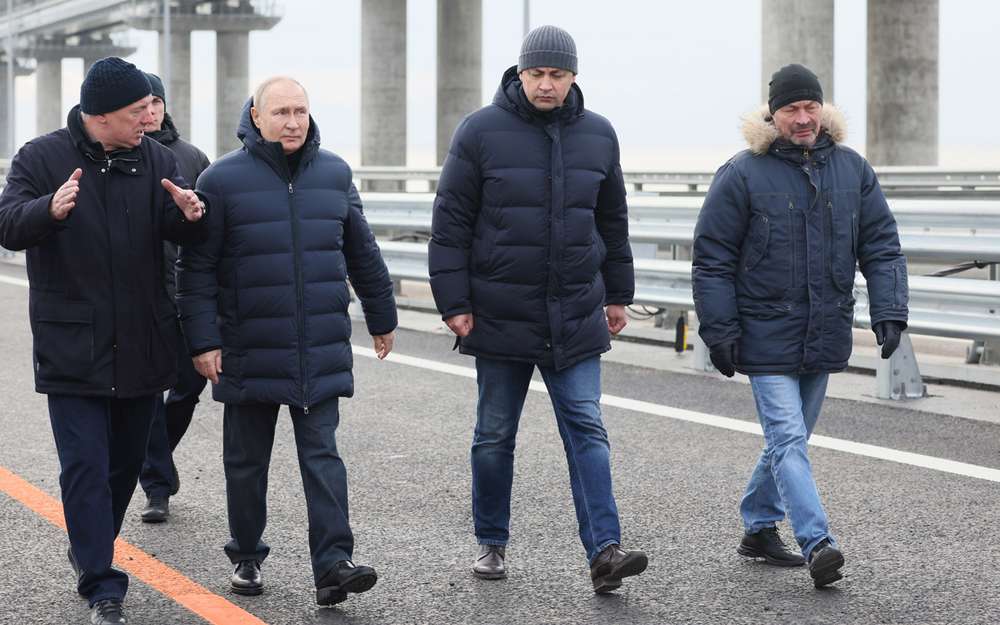 Путин проверил ход восстановления Крымского моста
