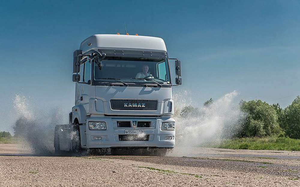 КАМАЗ назвал рынок грузовиков «аномальным»