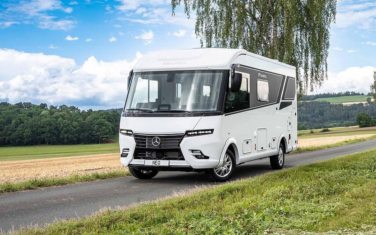 Идеальный автодом Neo Liner – но только для тех, кто не любит засиживаться допоздна