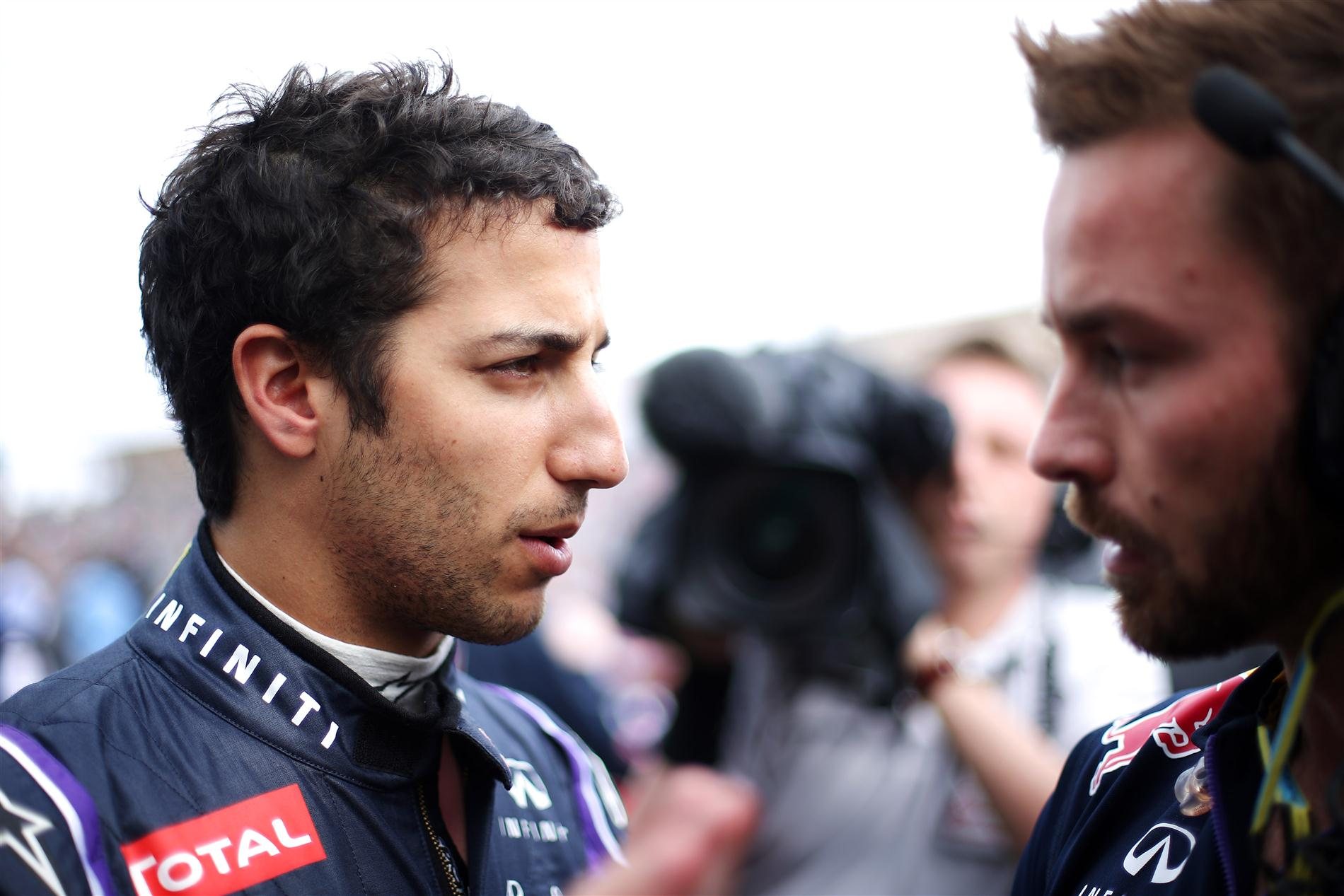 Даниэль Риккьярдо потерял свой первый в сезоне подиум за команду Red Bull R...