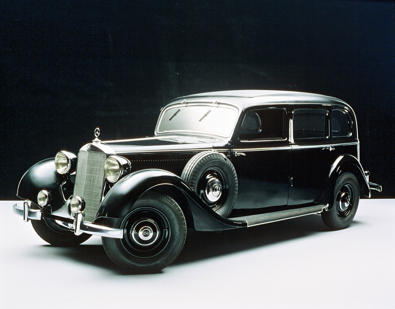500K Roadster (W29) '1935–36 (Произведено 29 единиц) Retro cars, Classic cars, M