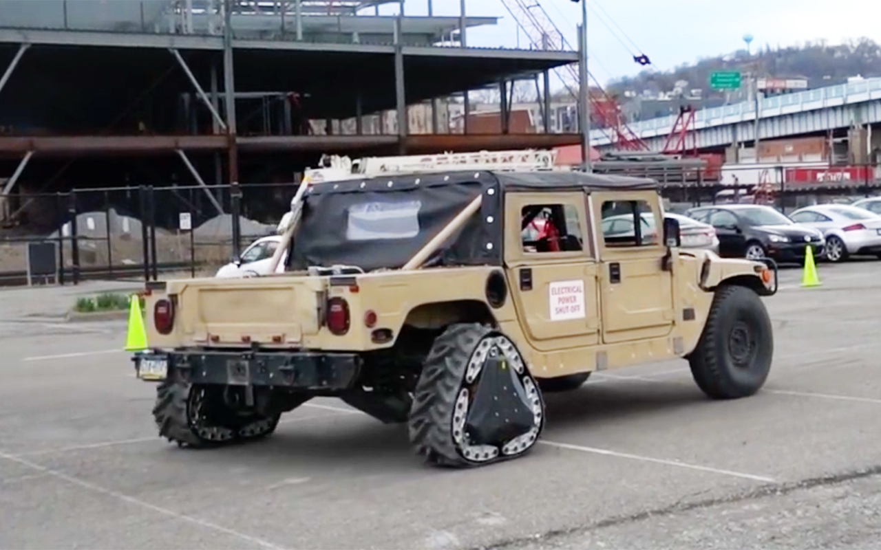 Американские военные показали автомобиль с треугольными колесами
