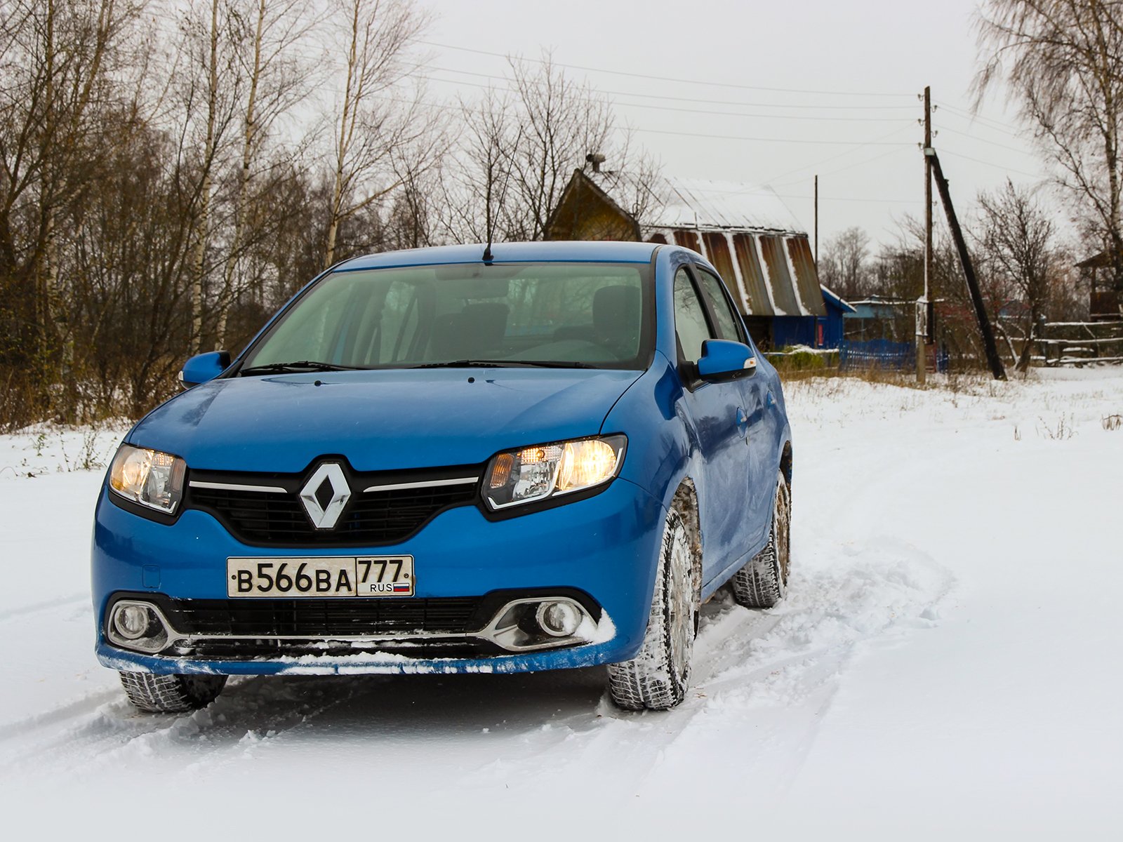 Renault санкт петербург. Машина Рено Логан. Рено Логан 2.0. Рено Логан 2015. Рено Логан бирюзовый.