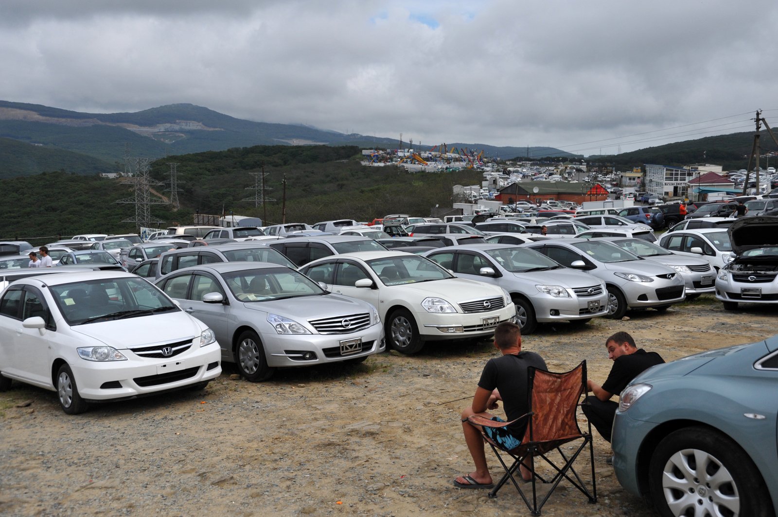 Auto ru vladivostok. Зелёный угол Владивосток. Рынок зеленый угол. Авторынок зелёный угол. Рынок зеленок угол Владивосток.