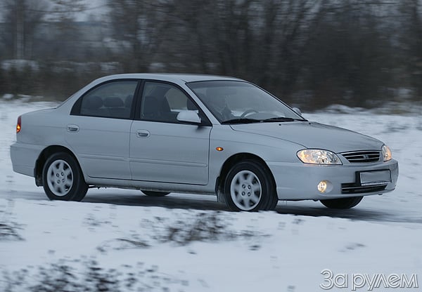 Купить б/у Kia Spectra I Рестайлинг 2 1.6 MT (101 л.с.) бензин механика в Нижнем