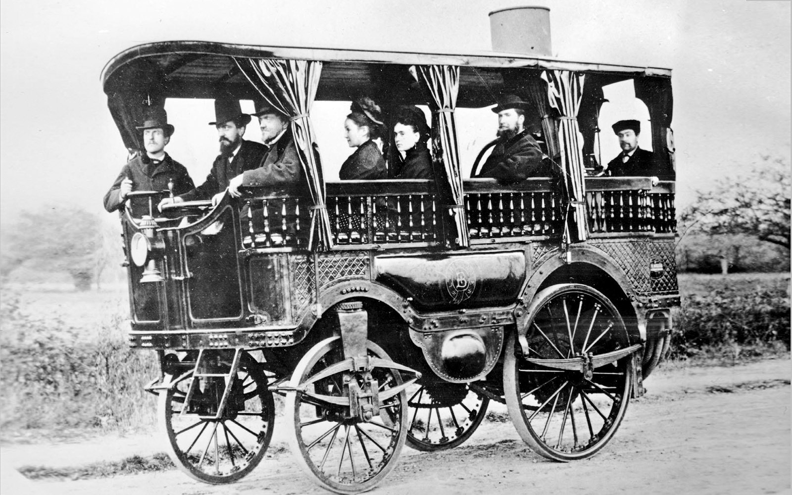 First transport. Французский паровой Омнибус(1873).. Паровые Омнибусы 19 века. Омнибус транспорт 19 века. Омнибус в США 19 век.
