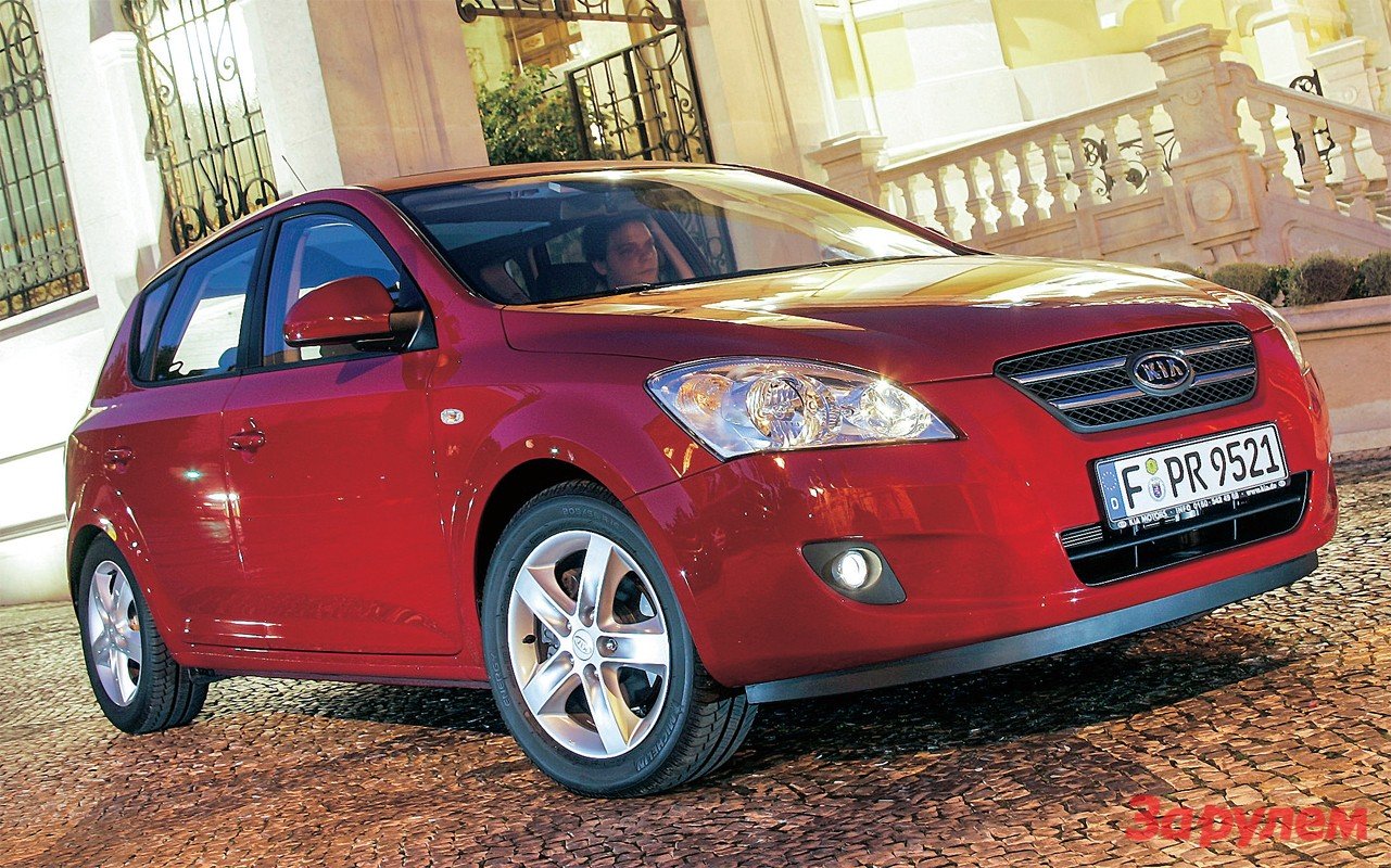 Купить б/у Kia Ceed II 1.6 MT (129 л.с.) бензин механика в Москве: синий Киа Сид