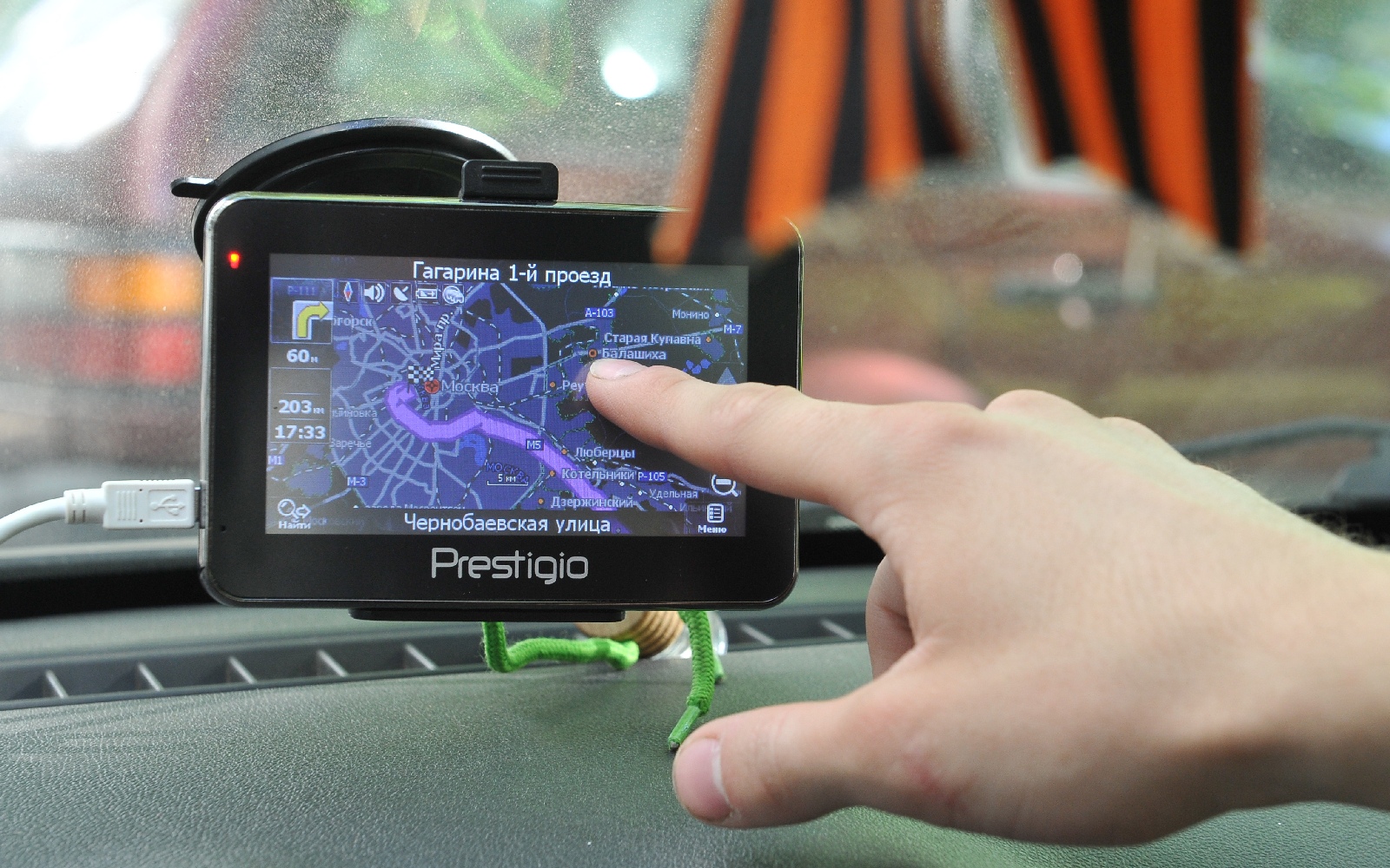 Как пользоваться навигацией на андроид магнитоле. Навигатор navitel a701. Улучшение навигации. Навигатор в машине. Офлайн навигация для авто.