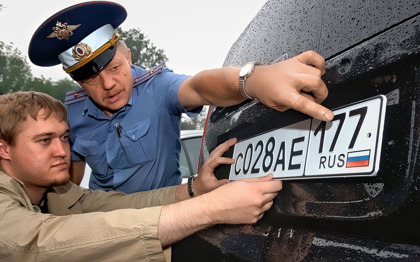 Получить новые номера в гибдд. Автомобильные номера. Номерные знаки на авто. Российские автомобильные номера. Гос номер ДПС.