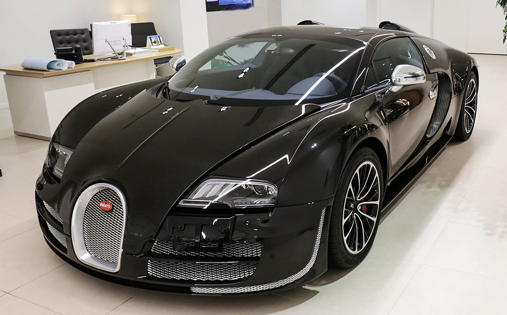 Самые дорогие машины в мире 2024 цены. Бугатти Вейрон. Электромобиль Бугатти Вейрон. Bugatti Veyron Grand Sport Vitesse. Бугатти Вейрон в Москве.