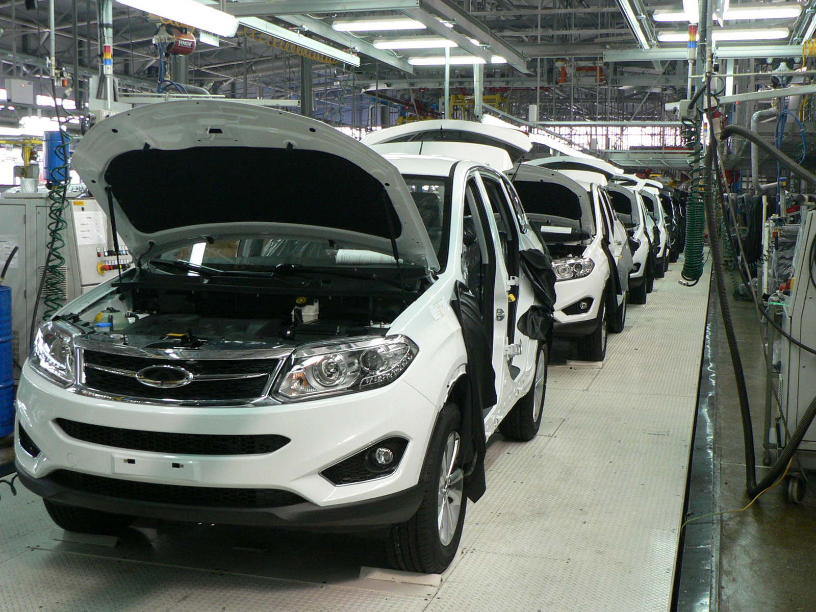 Сборка китайский автомобиль. Дервейс завод Черкесск. Chery завод в России. Китайский автопром чери. АО «чери автомобили рус».